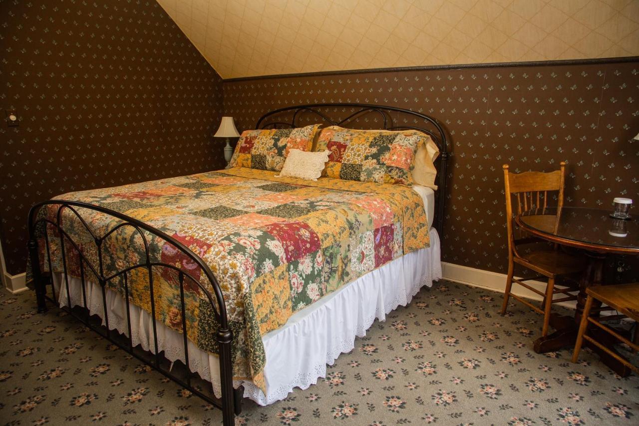 Sylvan Inn Bed & Breakfast Glen Arbor Ngoại thất bức ảnh