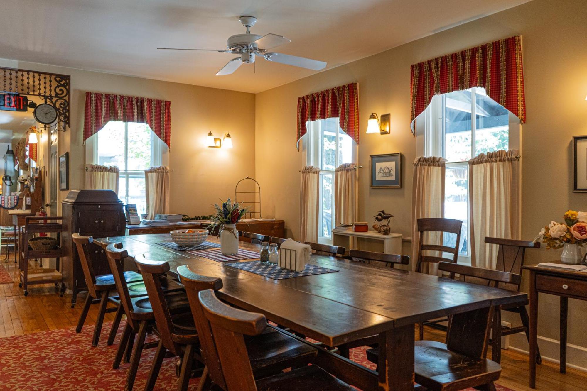 Sylvan Inn Bed & Breakfast Glen Arbor Ngoại thất bức ảnh