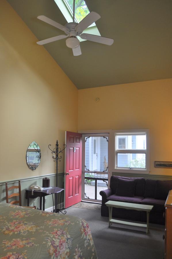 Sylvan Inn Bed & Breakfast Glen Arbor Ngoại thất bức ảnh